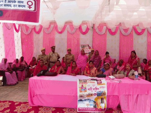 मिशन शक्ति के तहत मार्टिनगंज में लगा पिंक समाधान दिवस:महिला फरियादियों की सुनी गईं समस्याएं, सीडीओ और एसपी सिटी भी रहे मौजूद