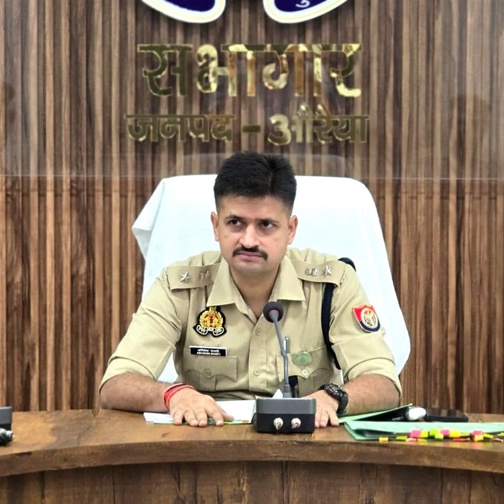 औरैया में 22 पुलिसकर्मियों के कार्यक्षेत्र बदले:संजय कुमार राय अयाना और विजय बहादुर वर्मा अजीतमल थाना प्रभारी बने