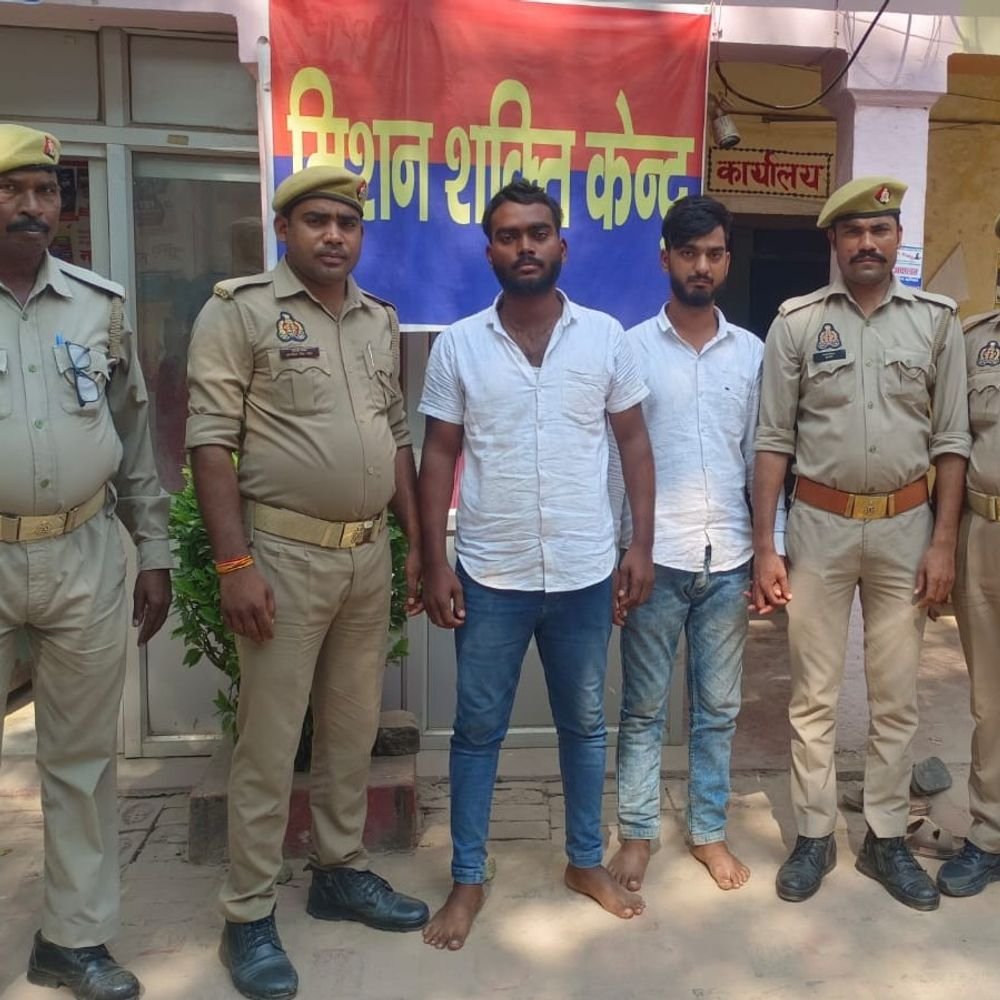20 लाख की हेरोइन के साथ दो तस्कर गिरफ्तार:मिर्जापुर पुलिस ने शिवालय मंदिर के पास पकड़ा, बाइक और फोन बरामद