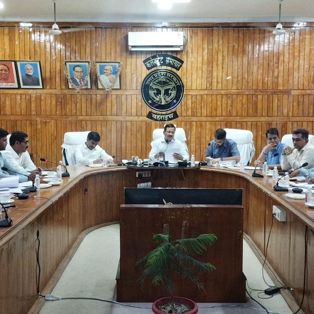 डीएम ने वाल्मीकि जयंती की तैयारियों के लिए निर्देश दिए:बहराइच में होंगे धार्मिक-सांस्कृतिक कार्यक्रम, समय से पूरी हों तैयारियां