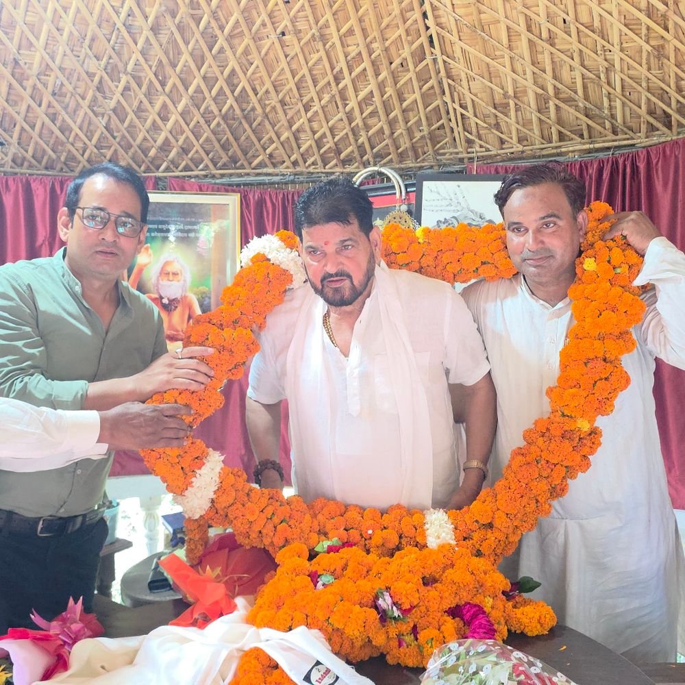 बृजभूषण बोले- सुजीत के साथ 3 साल पहले हुआ अन्याय:गोंडा में एशियन गेम्स में मेडल पर कहा- देश को गर्व, उस समय कुश्ती के कई खिलाड़ियों का नुकसान हुआ