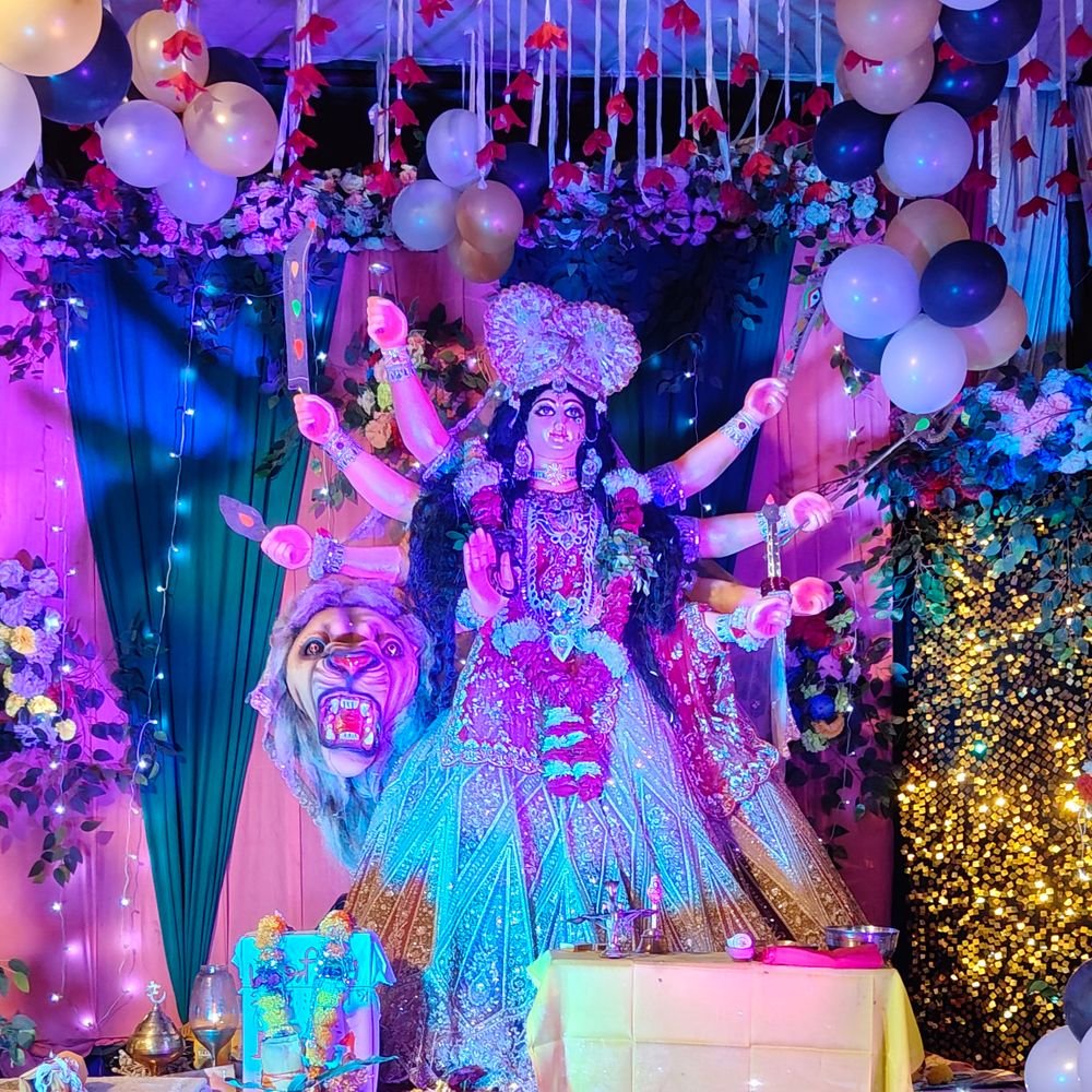 जय मां दुर्गा सेवा समिति के कार्यक्रम में जुटे ग्रामीण:पंडित अनिरुद्ध नगायच ने कराई पूजा, सुनील चंसौलिया ने लगाए जयकारे