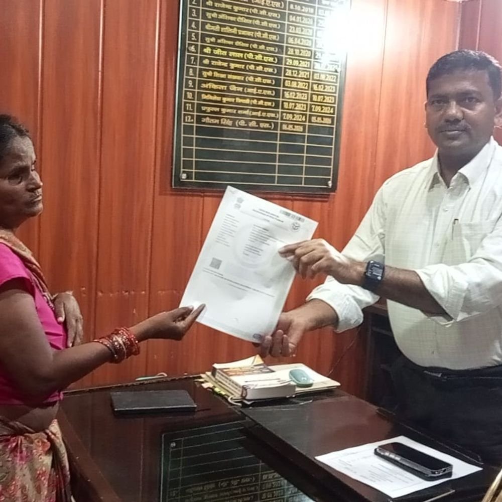 SDM की पहल से दिव्यांग दंपति को मिली राहत:3 महीने में बंटवारे के मुकदमे का निस्तारण, बेटी की शादी के बाद कर्ज से थे परेशान