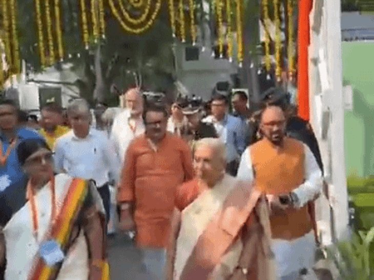 आगरा में राज्यपाल ने विधि संकाय बिल्डिंग का निरीक्षण किया:एमजी रोड पर लगा जाम, एक घंटे तक फंसे रहे लोग