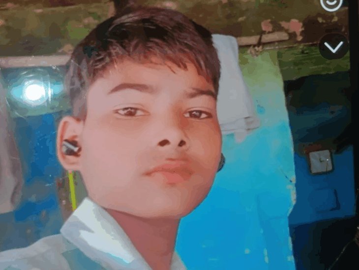 अलीगढ़ में मकान निर्माण के दौरान हाईटेंशन लाइन से हादसा:सरिया 11 केवी लाइन से टकराई, 14 साल के किशोर समेत दो की मौत