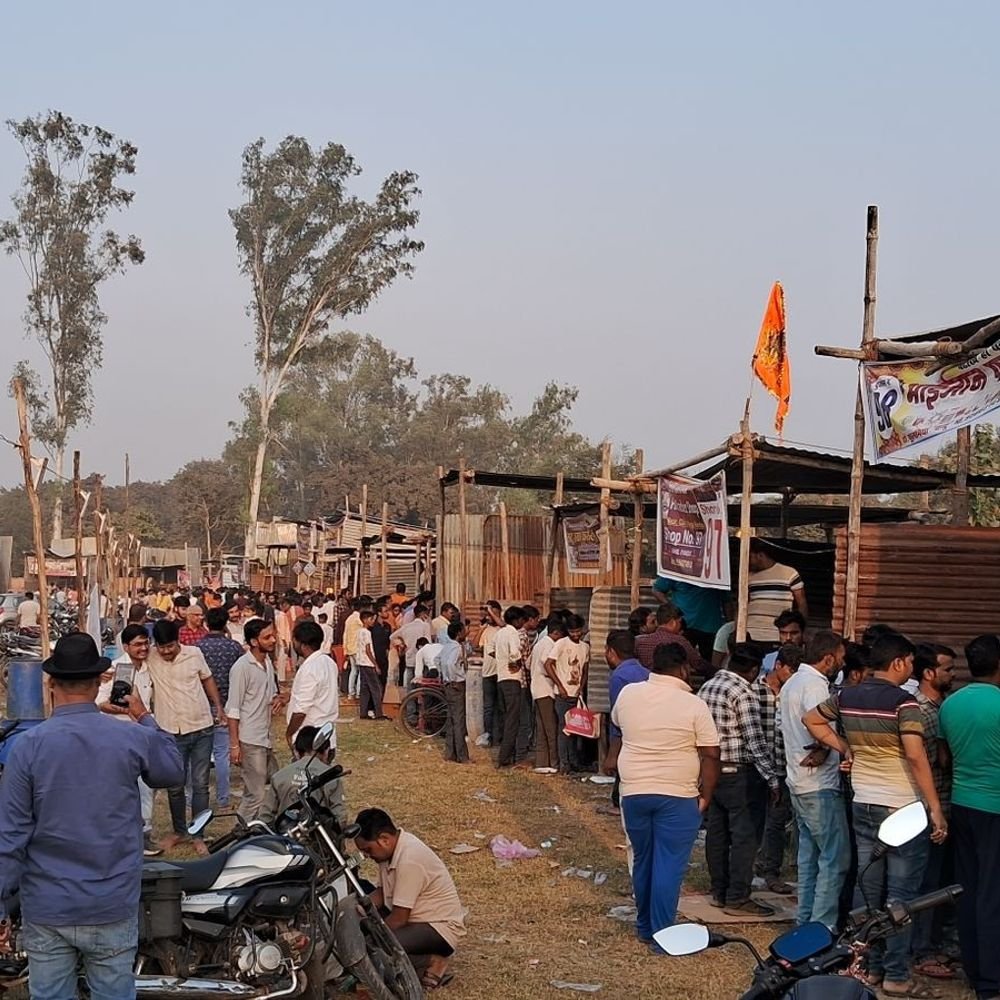 हरदोई में पटाखा दुकानों के लिए 24 अक्टूबर से आवेदन:150 अस्थायी लाइसेंस जारी होंगे, सीएसएन पीजी कॉलेज मैदान में 100 और आईटीआई परिसर में 50 दुकानें