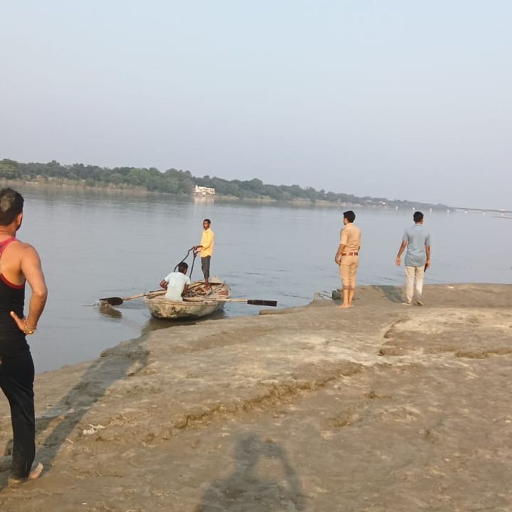 फतेहपुर में मूर्ति विसर्जन के दौरान 3 युवक डूबे:एक को बचाया गया, 2 की तलाश जारी
