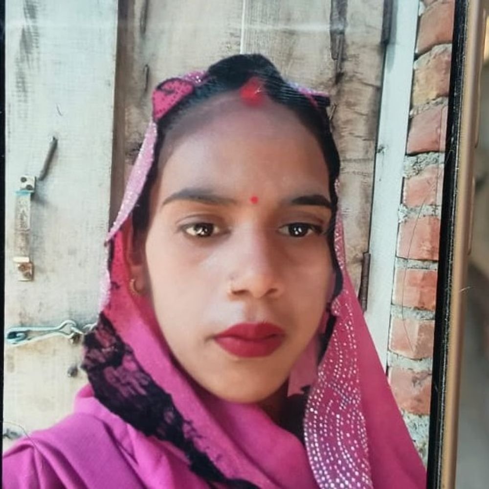 मैनपुरी में नवविवाहिता की प्रसव के दौरान मौत:11 महीने पहले हुई थी शादी, महिला की हालत बिगड़ी; अस्पताल ले जाते समय रास्ते में तोड़ा दम