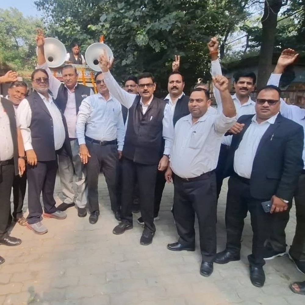 मेरठ में अधिवक्ताओं का आंदोलन:सरधना से निकली न्याय यात्रा, वकीलों ने आगामी चुनावों में विरोध की चेतावनी दी