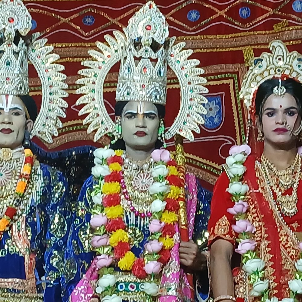 बदायूं में रामलीला महोत्सव:धनुष यज्ञ और लक्ष्मण-परशुराम संवाद का मंचन