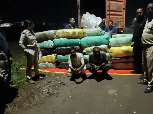 झांसी एंटी नारकोटिक्स टास्क फोर्स ने MP में गांजा पकड़ा:1.30 करोड़ का गांजा मैहर जा रहा था, तस्कर यूपी का रहने वाला
