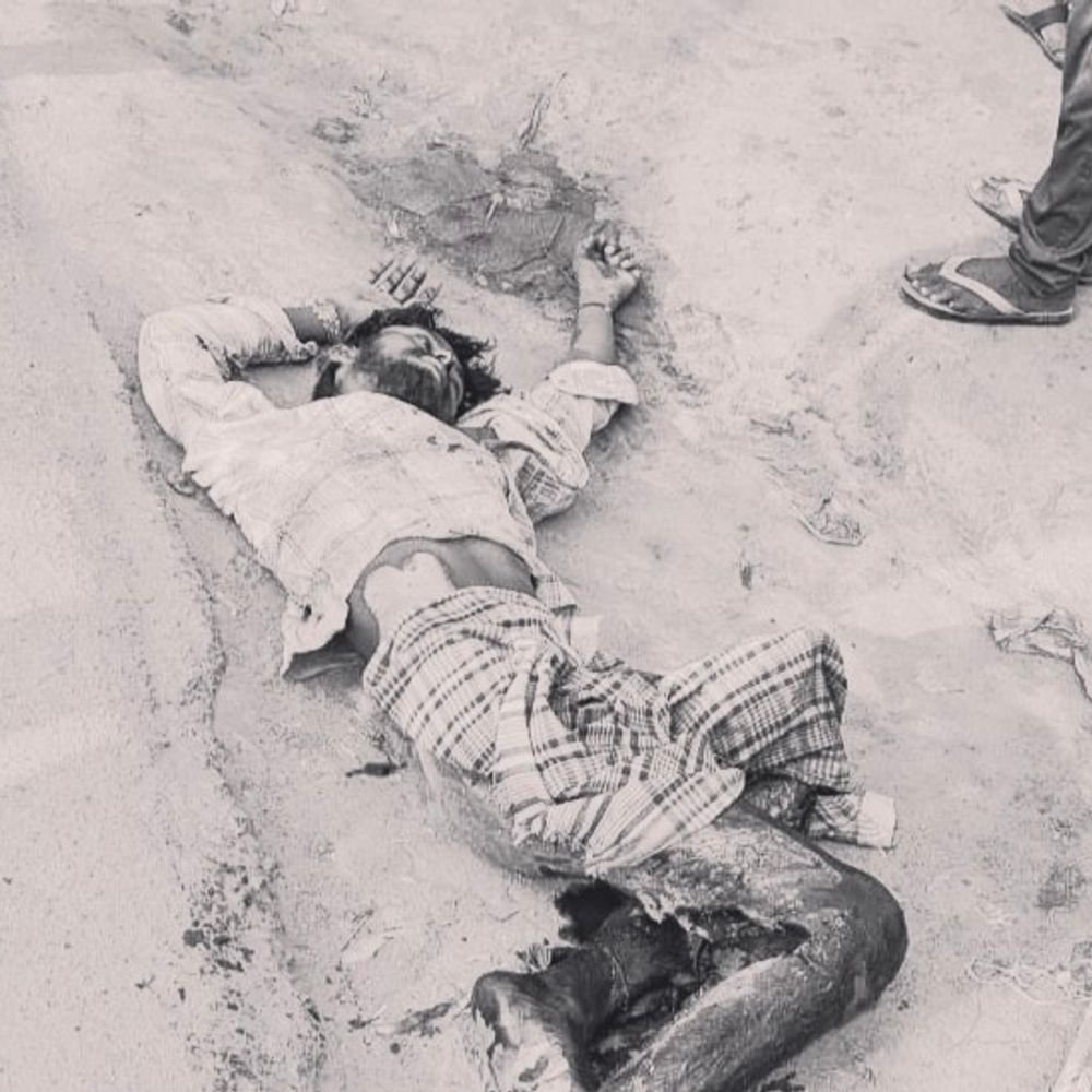 कौशांबी में डंपर की टक्कर से राहगीर की मौत:सड़क पार करते समय तेज रफ्तार डंपर ने रौंदा, चालक की तलाश जारी