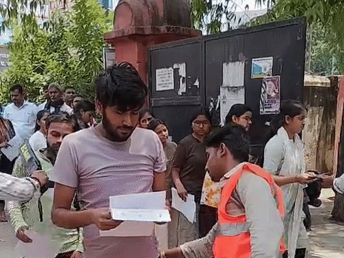 RRB NTPC में 3,548 पदों पर होगी भर्ती:मालगाड़ी प्रबंधक में 2,750 सबसे अधिक पद,आवेदन अंतिम 6 नवंबर
