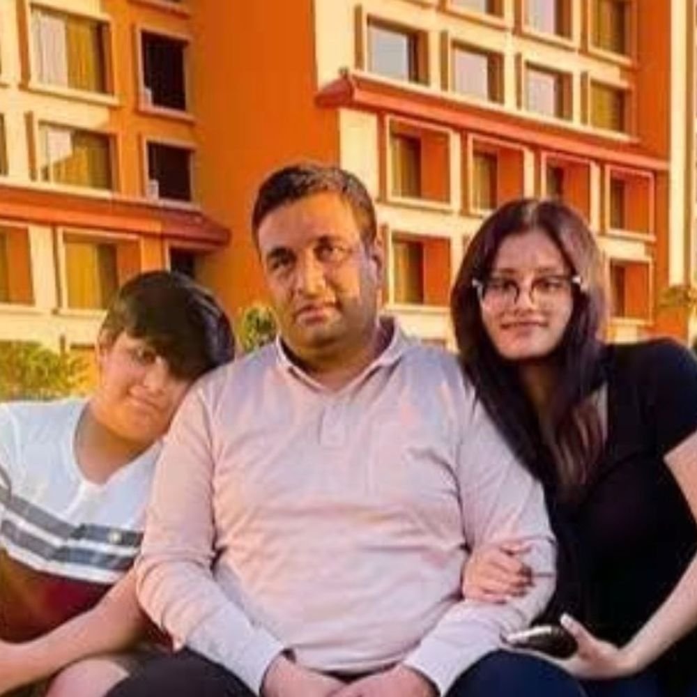 विधायक की बेटी ने सिडनी से बी.कॉम की डिग्री ली:उन्नाव में अनिल सिंह बोले- बिटिया ने मान बढ़ाया, अभावों में पढ़ाई पूरी की