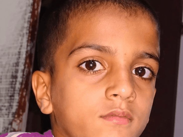 बस ने ई-रिक्शा को टक्कर मारी,किशोरी की मौत:शामली के कैराना में हुआ हादसा, ई-रिक्शा चालक घायल