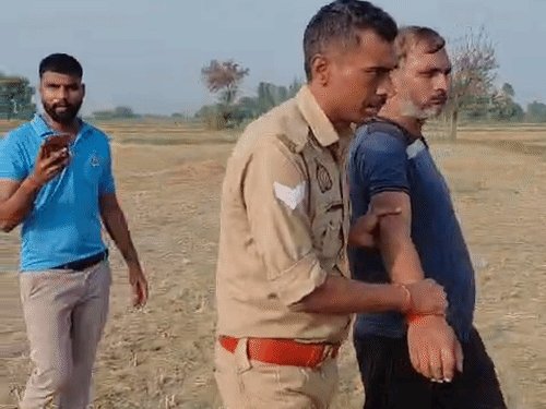 बरौली बाजार में नाबालिग से छेड़छाड़, SO सस्पेंड:अलीगढ़ में दस अक्तूबर को घटना, थाने में वीडियो डिलीट कराने के दबाव का आरोप, एसएसपी ने लिए एक्शन