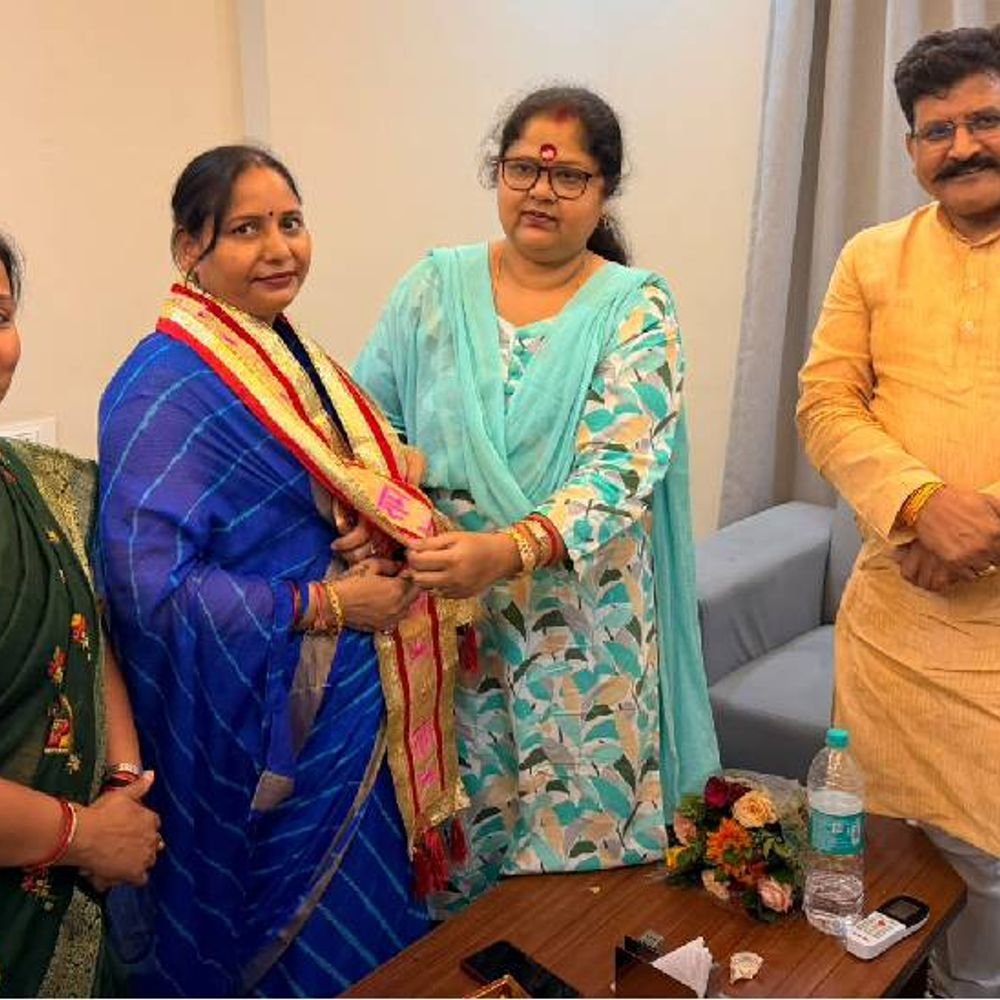झांसी में नीरजा गुप्ता भाजपा महिला-मोर्चा की महानगर जिलाध्यक्ष बनी:वैश्य समाज को संगठन में मिला प्रतिनिधित्व, बोली- संगठन को मजबूत करेंगे