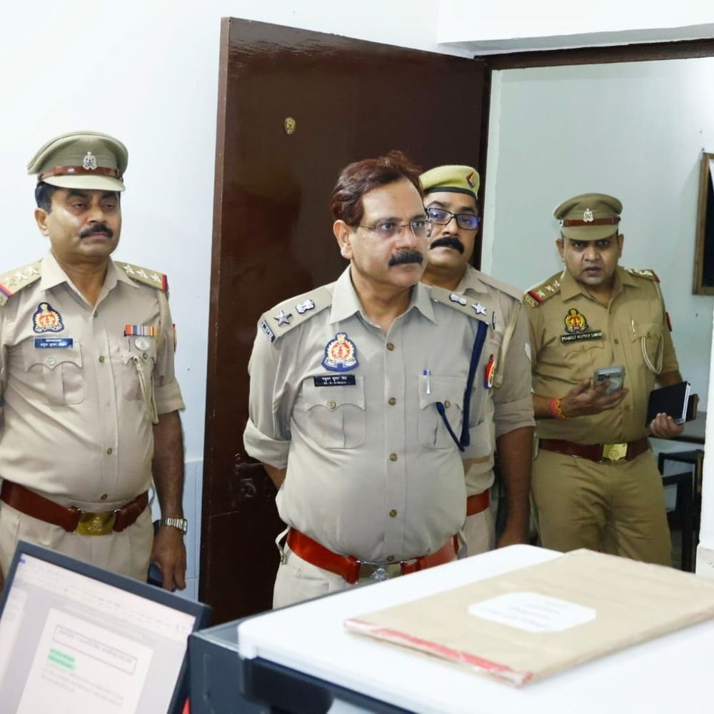 हापुड़ एसपी ने थाना हाफिजपुर का किया औचक निरीक्षण:अभिलेखों से लेकर साइबर हेल्प डेस्क तक व्यवस्थाएं परखीं, दिए जरूरी निर्देश