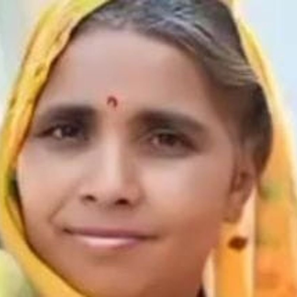 कछला के पास अज्ञात वाहन ने बाइक को मारी टक्कर:कासगंज गंगा स्नान जा रहे दंपती में पत्नी की मौत, पति घायल