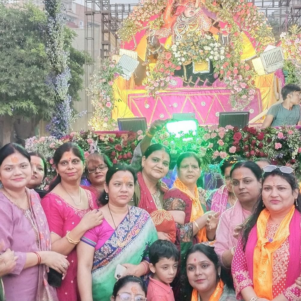 राजा जनक-रानी सुनयना ने शहर को दिया न्योता:गणेश जी की सवारी आगे, पीछे राजा जनक का रथ संग निकली आमंत्रण यात्रा
