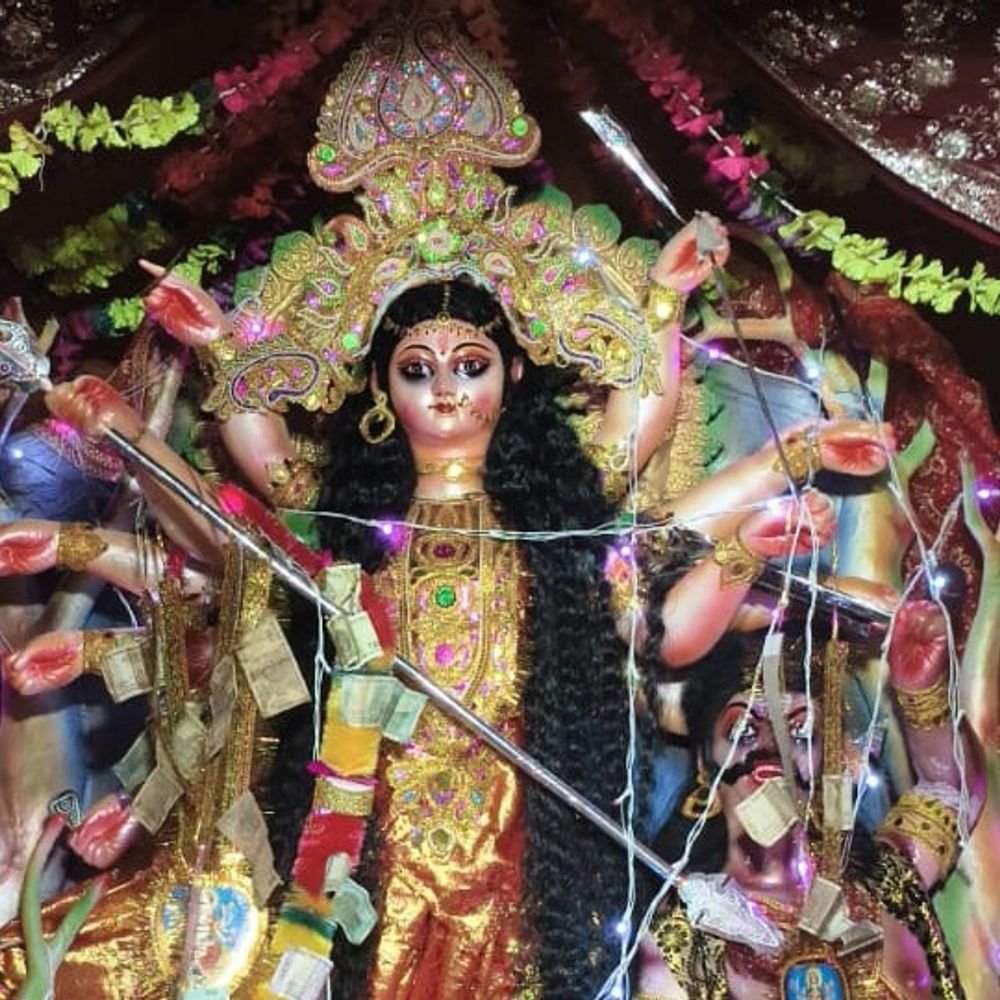 श्रावस्ती में पांचवें दिन मां स्कंदमाता की आराधना:कई जगह हटी माता के आंखों से पट्टी, देवी जागरण से भक्तिमय रहा माहौल, उमड़ा आस्था का सैलाब