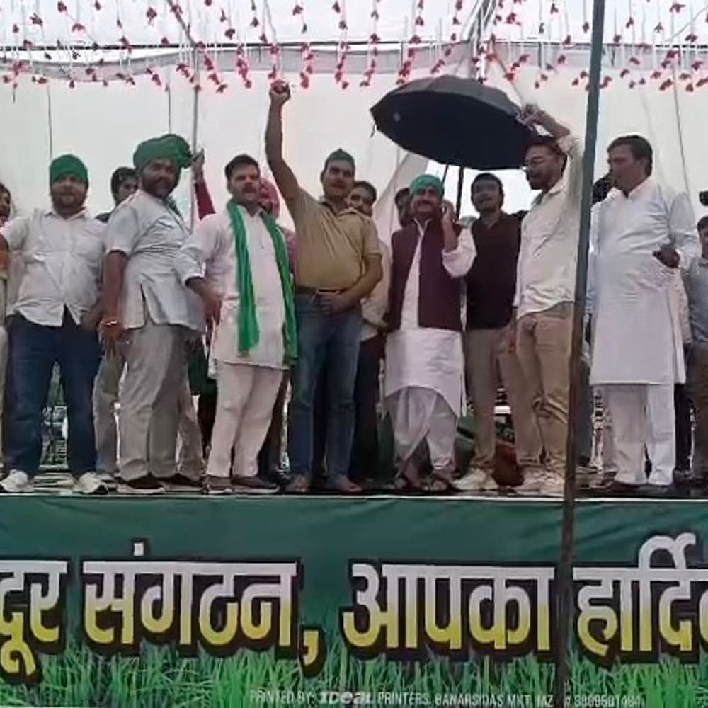 बारिश से किसान-मजदूर महापंचायत का टेंट गिरा:मुजफ्फरनगर के GIC मैदान में जलभराव, कीचड़ से बैठने की व्यवस्था प्रभावित