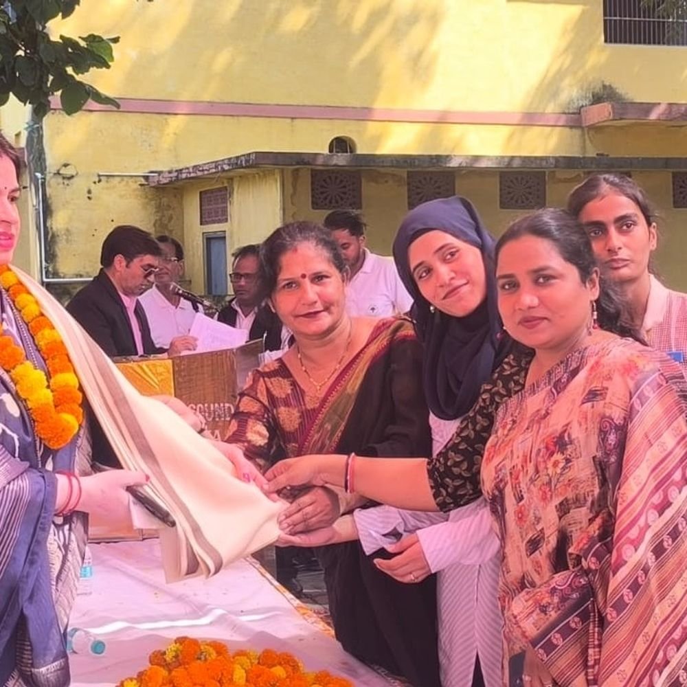 ‘हरियाली ही जीवन है’ समारोह:सरधना में पौधारोपण का संदेश दिया, मेधावी विद्यार्थियों को मिली साइकिल