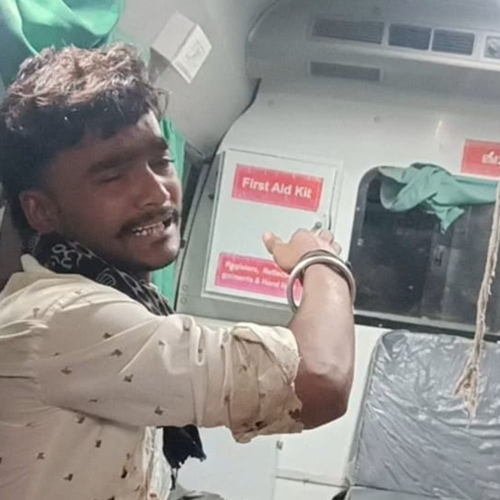बांदा में ट्रक की टक्कर से युवक की मौत:साथी गंभीर घायल, पुलिस ने ट्रक पकड़ा; चालक फरार