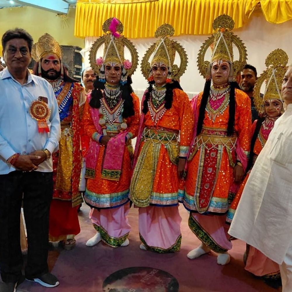 रामपुर में श्रीराम वनगमन मंचन:वृंदावन कलाकारों के अभिनय ने लुभाया, भावुक हुए रामलीला मैदान में दर्शक