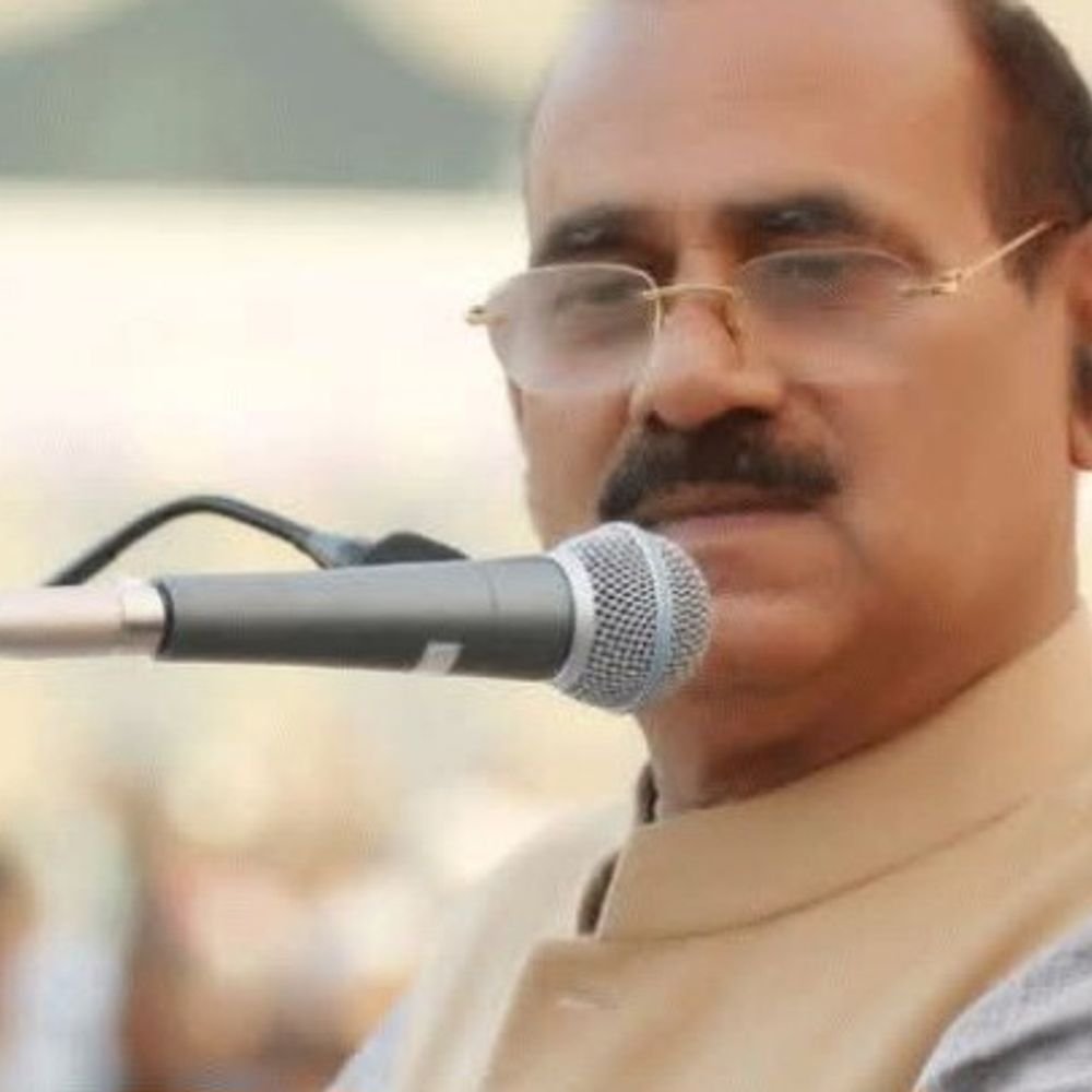 पूर्व विधायक विजय मिश्र जालसाजी मामले में आरोप मुक्त:भदोही की MP-MLA कोर्ट ने 16 साल पुराने मामले दिया फैसला, संदेह का लाभ दिया