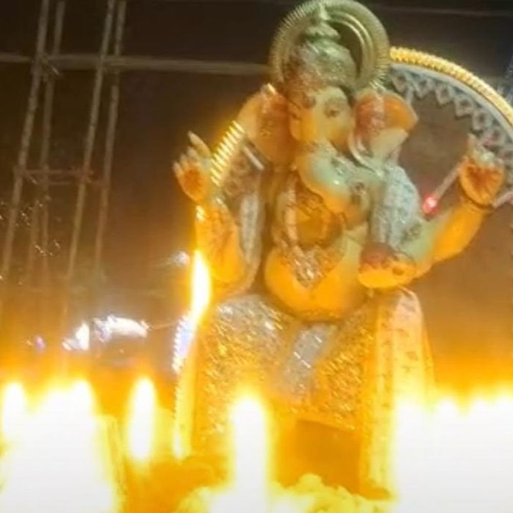 प्रयागराज में नवरात्रि पर 357 पंडालों में विराजेंगी मां दुर्गा:सुरक्षा के लिए पुलिस-PAC तैनात, ड्रोन-CCTV से निगरानी; महिला पुलिस और QRT भी रहेंगी