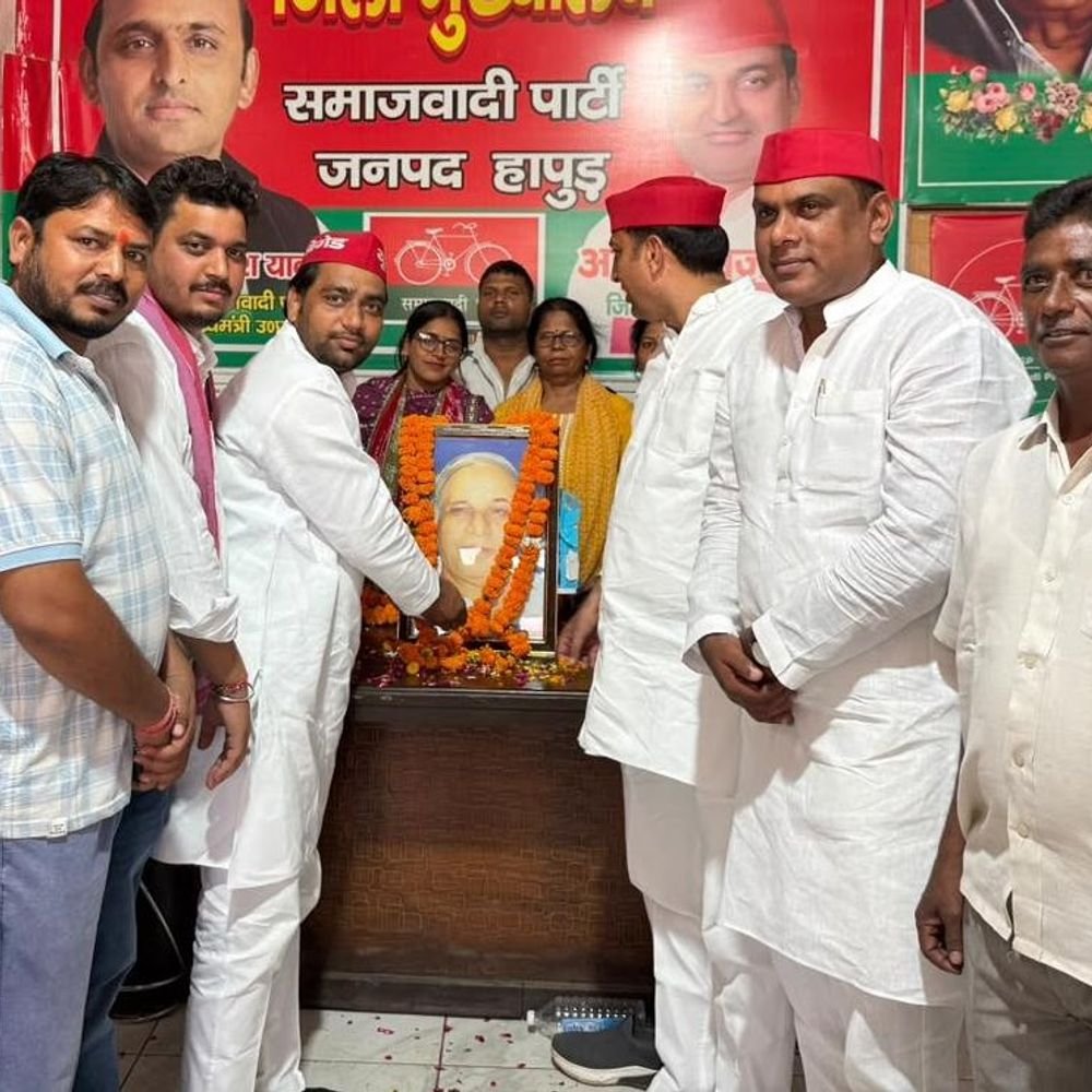 कांशीराम के महापरिनिर्वाण दिवस पर सपा ने दी श्रद्धांजलि:कार्यकर्ताओं को MLC चुनाव के मतदान के लिए दिए जरूरी निर्देश