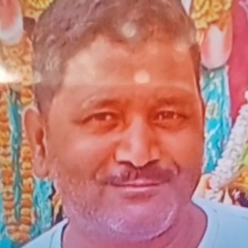 देवरिया में पिकअप की टक्कर से किराना दुकानदार की मौत:दुकान बंद कर बाइक से घर लौट रहे थे, सिंचाई विभाग तिराहे के पास हुआ हादसा