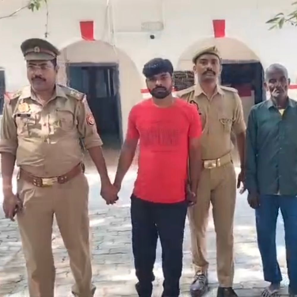 धोखाधड़ी से जमीन का बैनामा कराने वाले दो आरोपी गिरफ्तार:फर्जी दस्तावेज बनाकर दूसरे की जमीन बेची, पुलिस ने पकड़ा