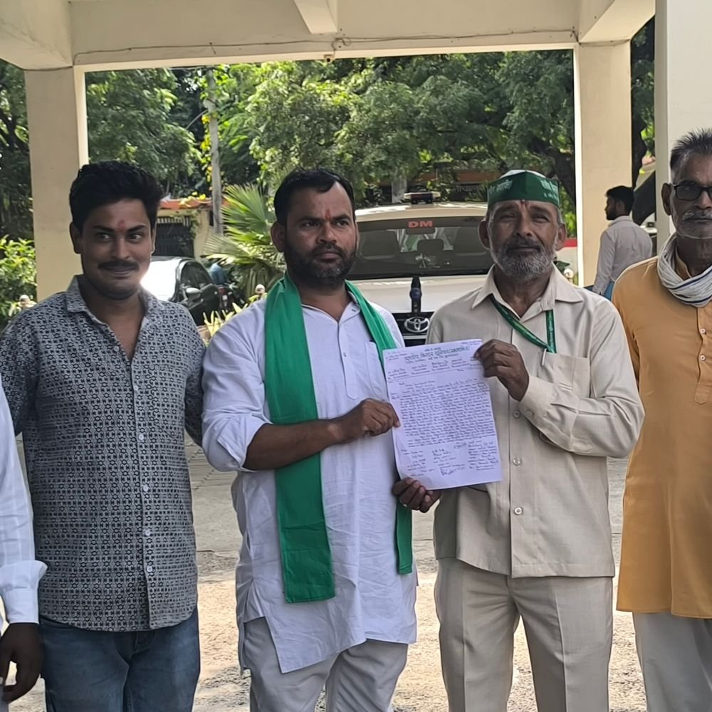 नहर का पानी अरिंद-नदी में छोड़ा, धान की फसल बर्बाद:किसानों ने डीएम से लगाई गुहार, कहा- लाखों का नुकसान होगा
