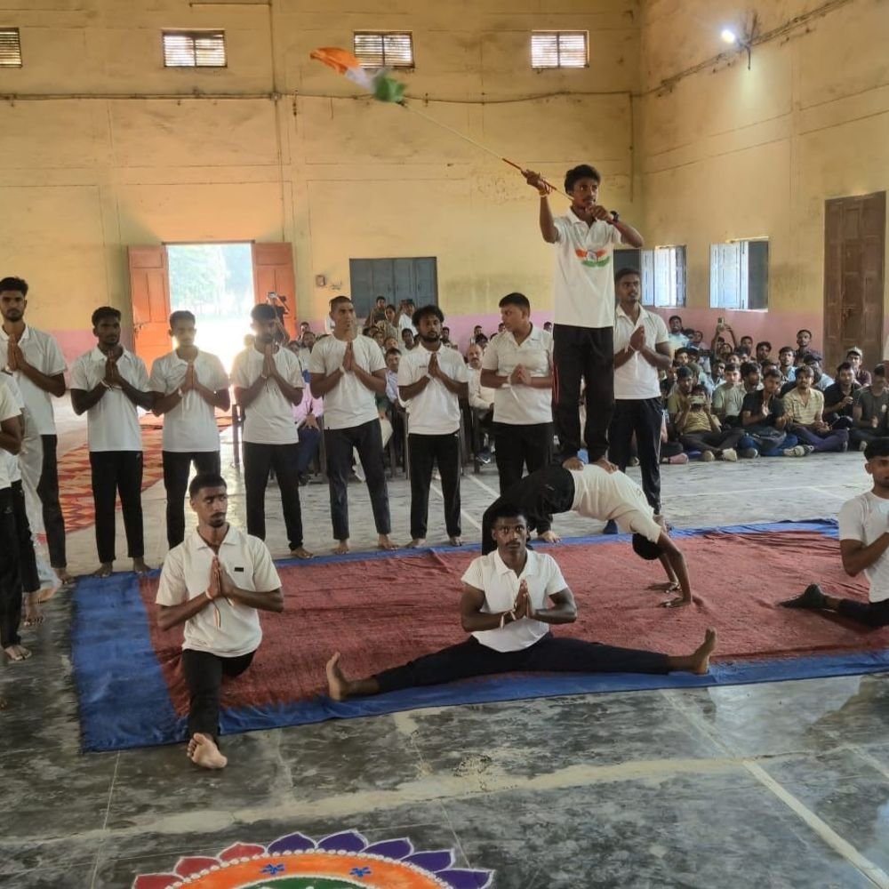 गाजीपुर कॉलेज में अंतर-संकाय खेलकूद प्रतियोगिता के विजेताओं को मिला:ट्रॉफी, मेडल और प्रमाणपत्र देकर किया गया पुरस्कृत