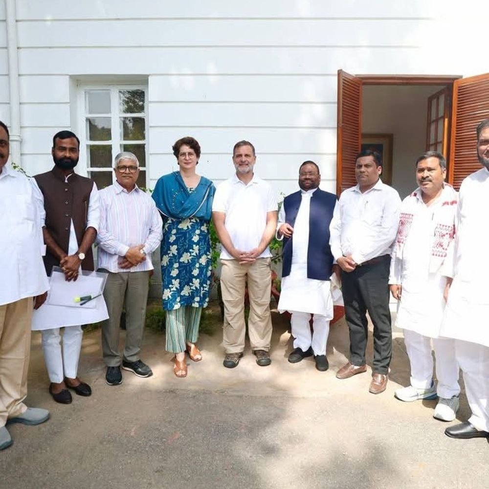 सुल्तानपुर के पूर्व मंत्री ओपी सिंह कांग्रेस में शामिल:राहुल-प्रियंका के सामने ली सदस्यता, स्वामी प्रसाद मौर्या ने मिलवाया