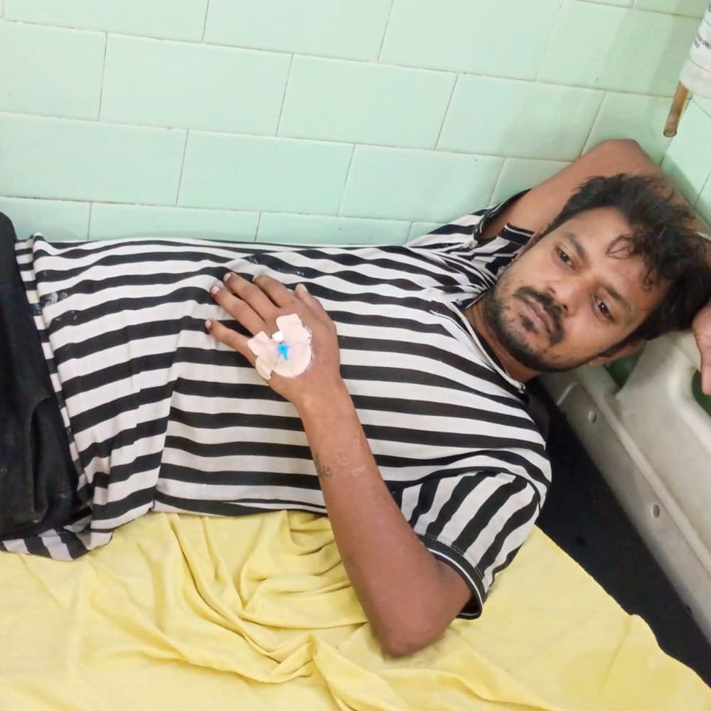 करवाचौथ पर पत्नी की याद में युवक ने जहर खाया:हालत गंभीर, बरेली में 2 साल पहले हार्ट अटैक से हुई थी मौत