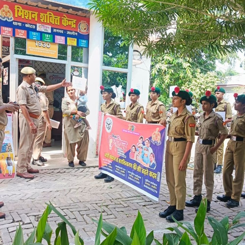 महिला सुरक्षा के लिए जागरूकता अभियान:महिला कैडेट्स ने संभाली यातायात की कमान, चालकों को किया जागरूक