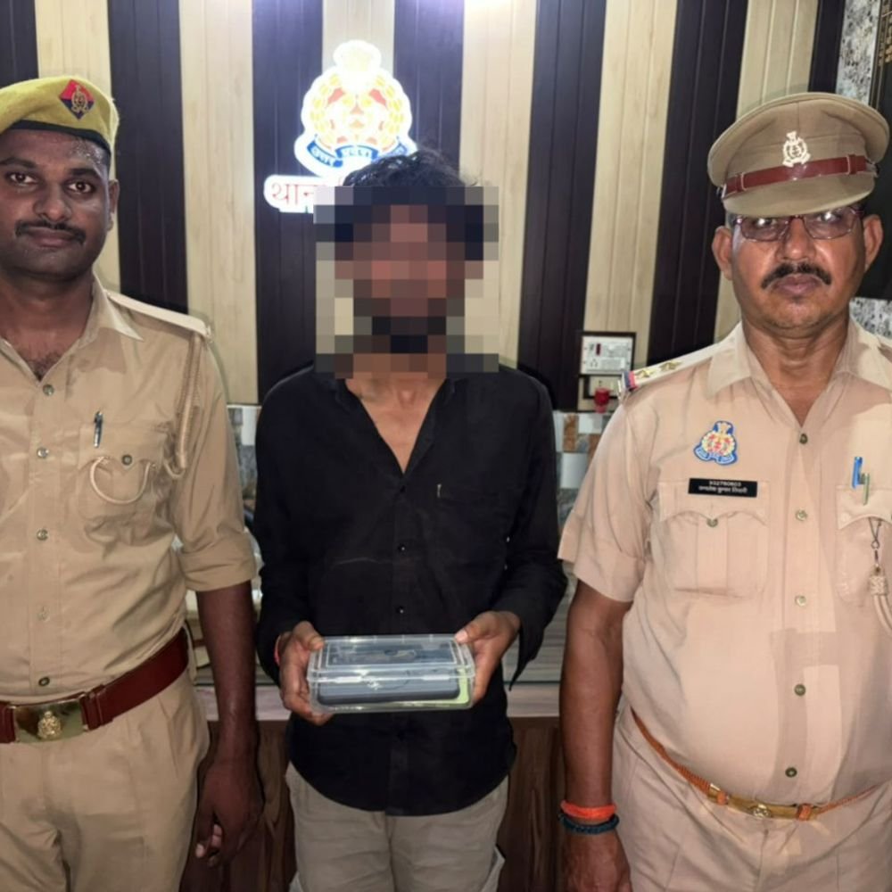 मोबाइल बेचने के बहाने बुलाकर तमंचे के बल पर लूट:जौनपुर में एक आरोपी गिरफ्तार, 1500 रुपये और 2 फोन मिले