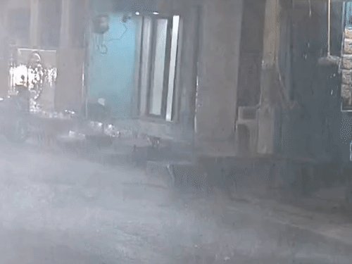 जौनपुर में तेज आंधी के साथ झमाझम बारिश:1 घंटे में 20 मिमी बारिश दर्ज, 40 किमी/घंटा की हवा; औसत से 100 मिमी कम हुई बारिश