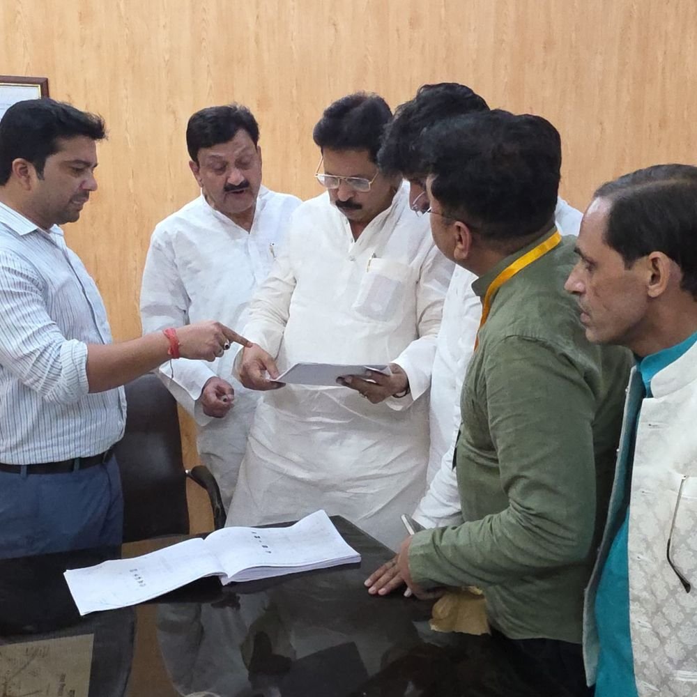 एमएलसी चुनाव मतदाता सूची में डबल वोट का आरोप खारिज:सपा जिलाध्यक्ष असगर अली अंसारी ने एसडीएम से की शिकायत, मिलान के बाद आरोपों को नकारा