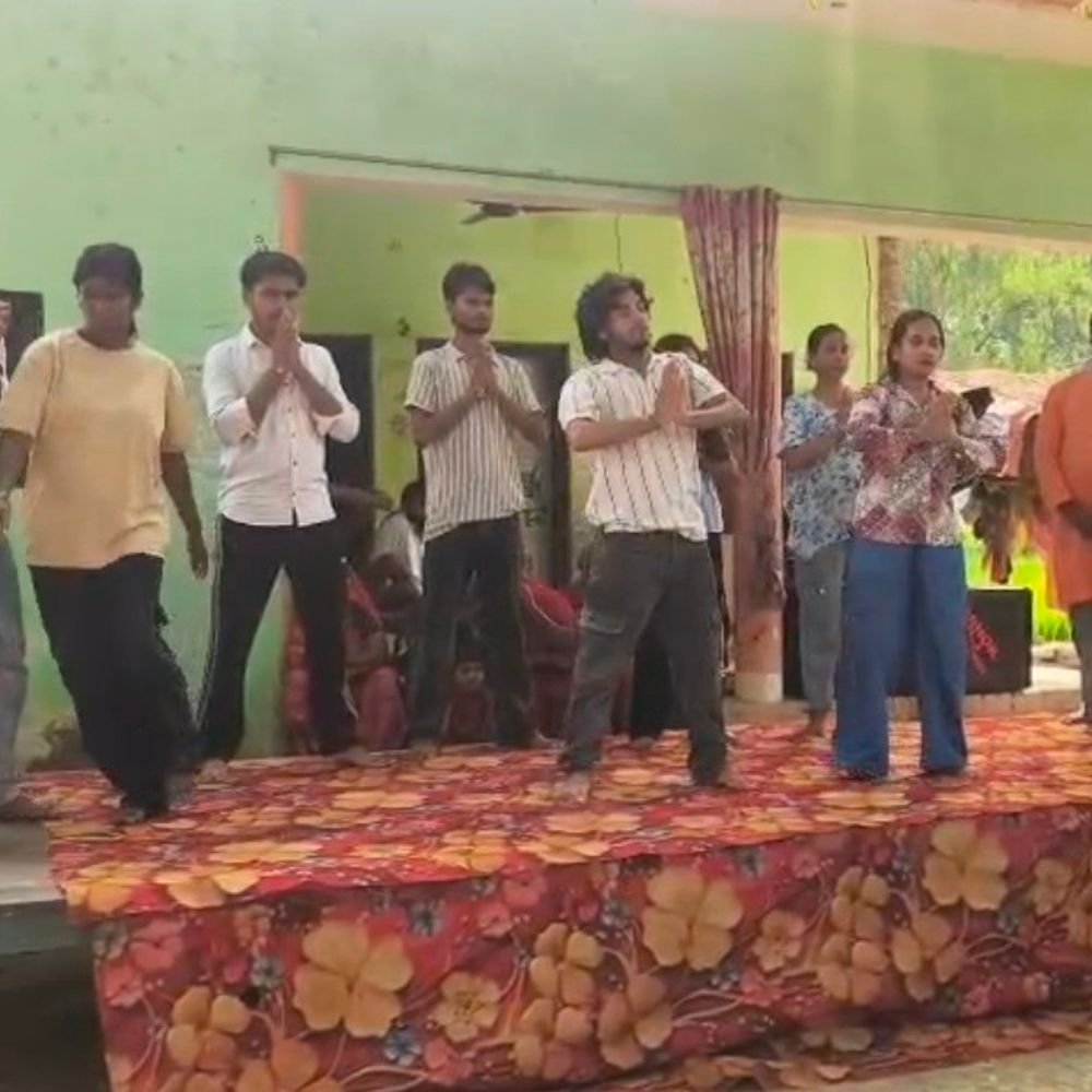 रायबरेली में सेवा संकल्प अभियान के तहत नुक्कड़ नाटक:केंद्र और प्रदेश सरकार की योजनाओं के प्रति ग्रामीणों को किया जागरूक