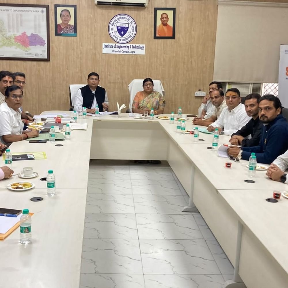 अपर मुख्य सचिव से मिले छात्र नेता,बताई समस्या:परीक्षा नियंत्रक को लगाई फटकार,बोले-छात्रों को डिग्री-मार्कशीट के लिए क्यों लगाने पड़ रहे चक्कर