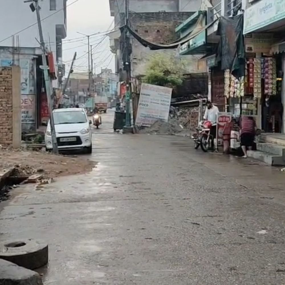 बुलंदशहर में बेमौसम बारिश से मौसम बदला:तापमान गिरा, धान की पकी फसल को नुकसान का डर; किसानों की चिंता बढ़ी
