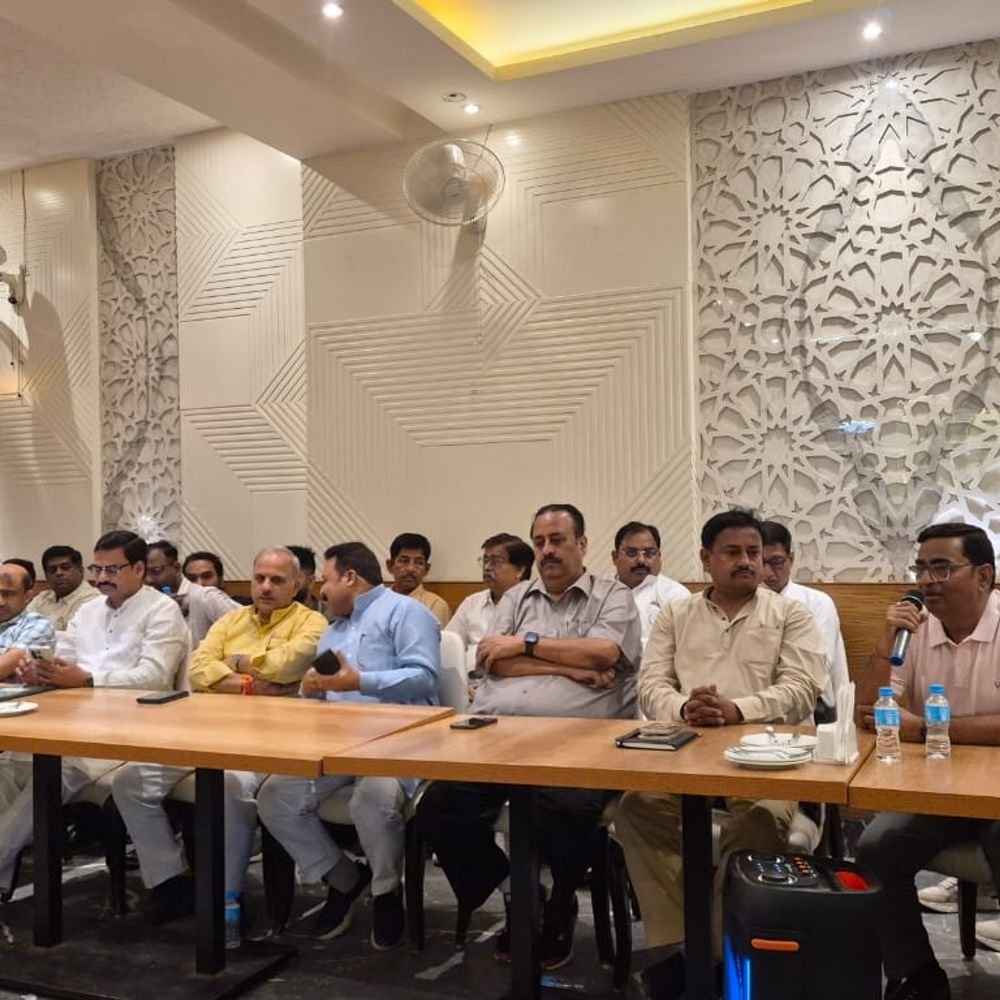 एडीए की सीलिंग के खिलाफ होटल कारोबारी लामबंद:होटलों पर कार्रवाई का विरोध; बोले- आज के बाद सील नहीं खुलीं तो आंदोलन, विधायक बोले- व्यापारियों का उत्पीड़न नहीं होने देंगे