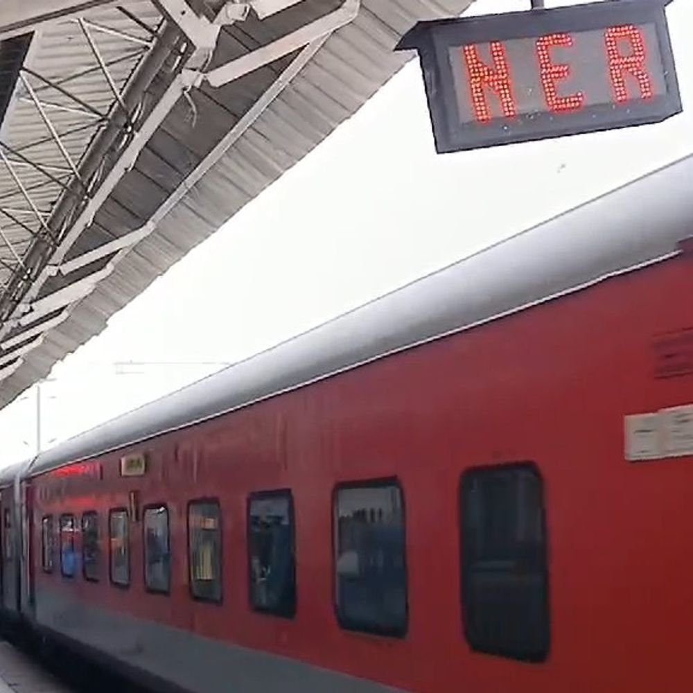 नवरात्रि में मैहर स्टेशन पर रुकेंगी 18 और ट्रेनें:10 से 22 अक्टूबर तक होगा अस्थायी ठहराव; जानिए गाड़ी के नाम
