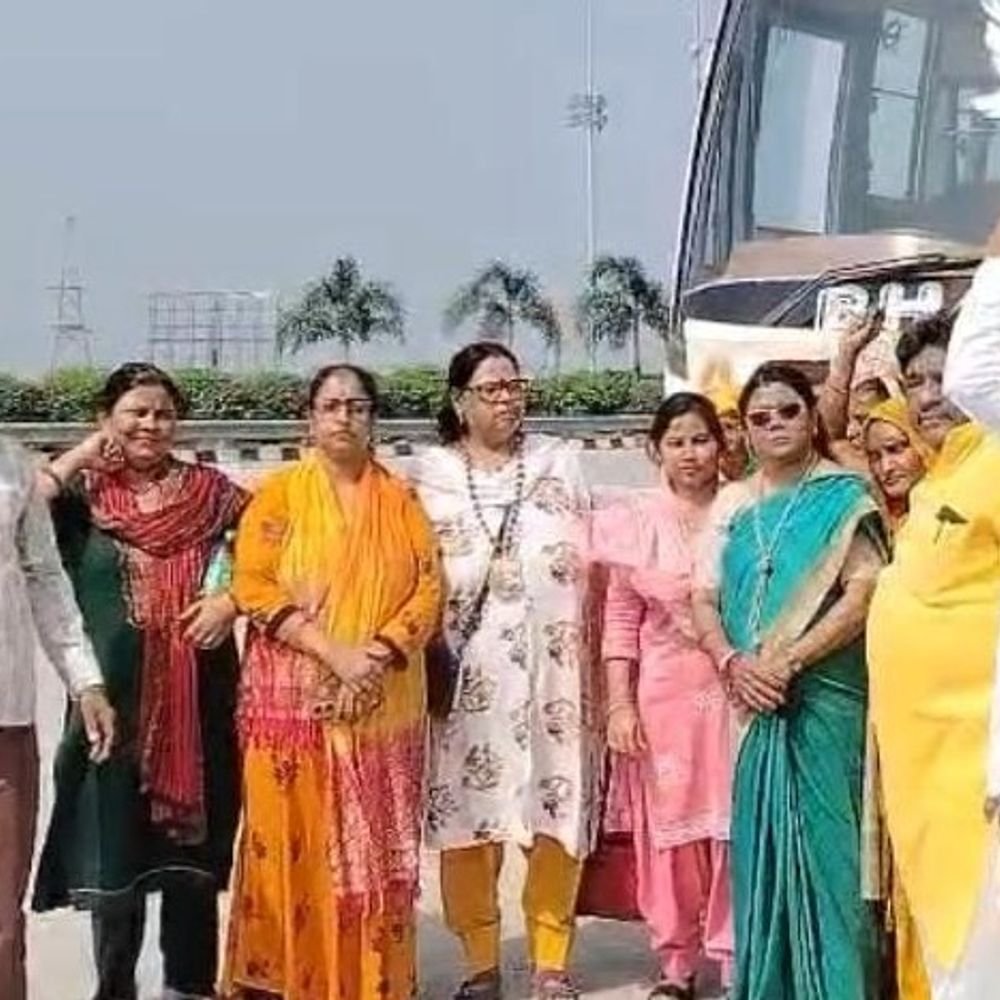 कांग्रेसियों के खिलाफ महिला मोर्चा कार्यकर्ताओं का दिल्ली कूच:नारी गरिमा के सम्मान को लेकर कांग्रेस मुख्यालय के बाहर करेंगी प्रदर्शन