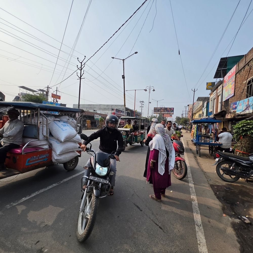 संभल में तीन डिग्री तापमान गिरा, मौसम बदला, AQI 169:अस्पतालों में बढ़े मरीज, जिला अस्पताल में 4 दिन में 30,000 से ज्यादा ब्लड जांच हुई