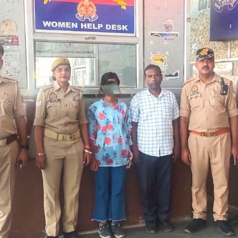कानपुर सेंट्रल पर बिछड़ी 12 साल की बच्ची:20 मिनट में मिली, जीआरपी ने पिता को सौंपा; बेटी को देखकर छलक उठीं आंखें